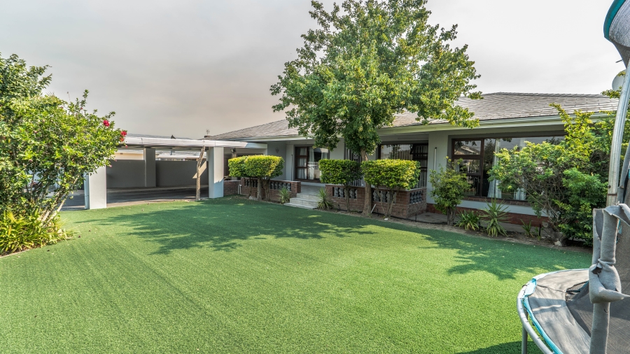 4 Bedroom Property for Sale in De La Haye Western Cape